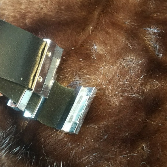 Black Strap/ Crystal "H" bracelet - Picture 3 of 3